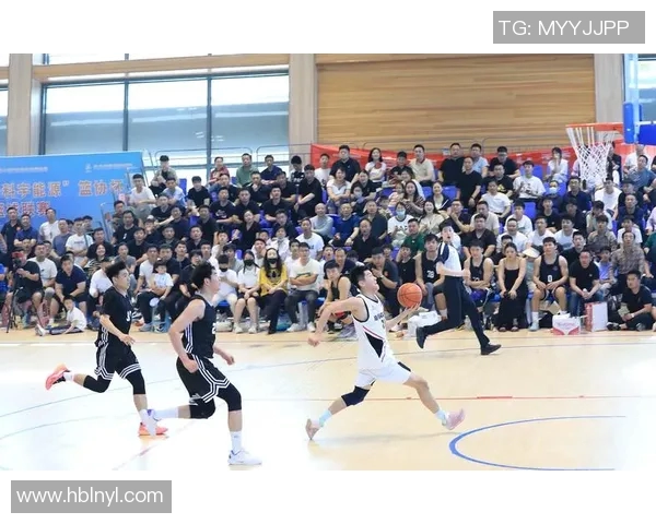 北京紫禁勇士迎战山东队全力争胜展现篮球激情与团队精神