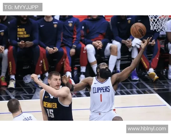 快船与独行侠激战G赛争夺季后赛关键胜利的精彩对决